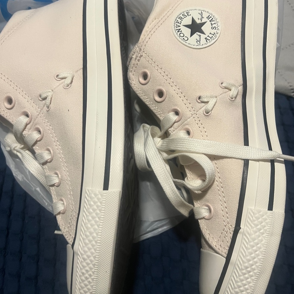 Converse Pink High-Tops - Picture 4 of 5